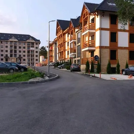 Konstantin & דירה *