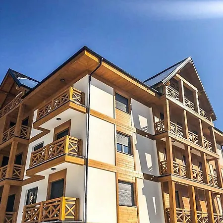 Konstantin & דירה *