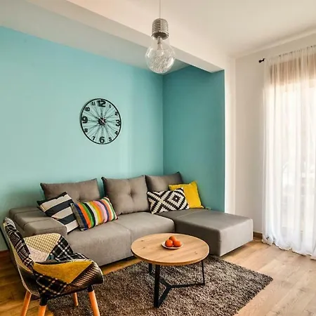 Konstantin & דירה