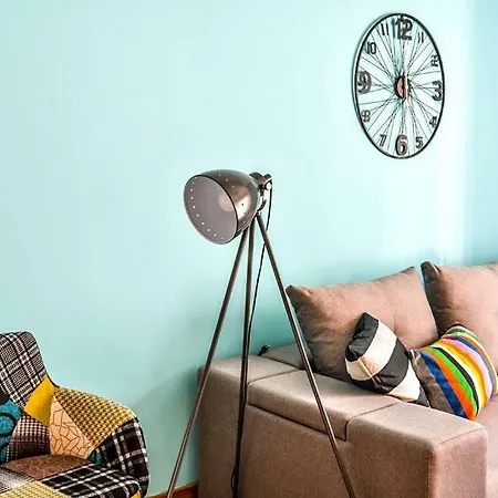 Konstantin & דירה *